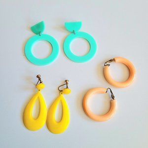 3 pairs of vintage plastic acrylic earrings.